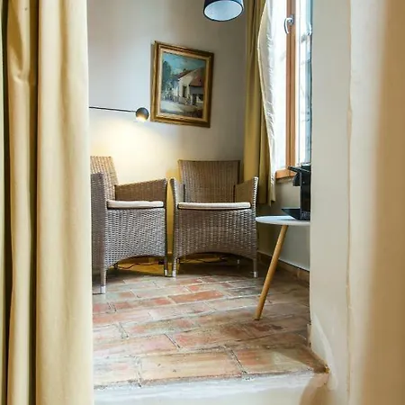 Πανσιόν Cornerhouse Level By Romy&travis 4*