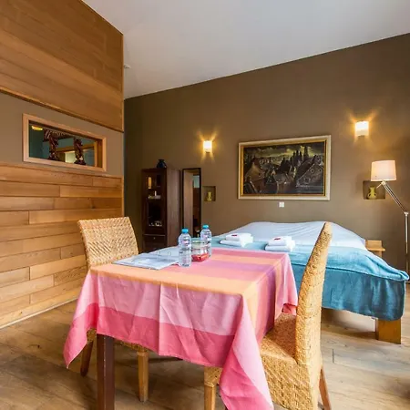 Cornerhouse Level By Romy&travis 4* Bruges