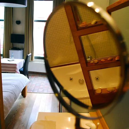 Cornerhouse Level By Romy&travis 4* Bruges